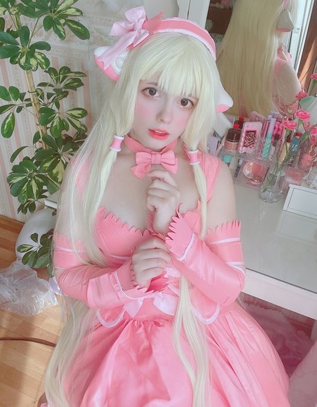 Saya Scarlet nice model image