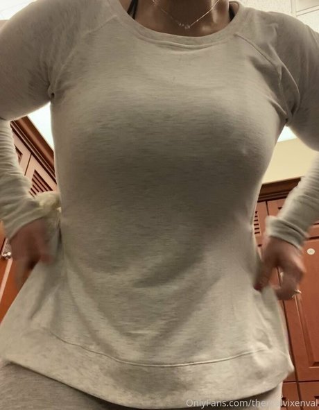 therealvixenval star naked pic