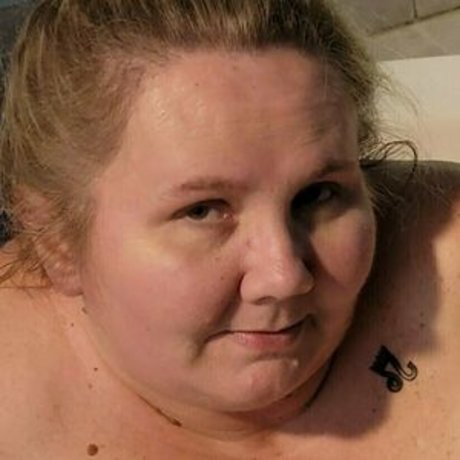 bustywench model pretty archive