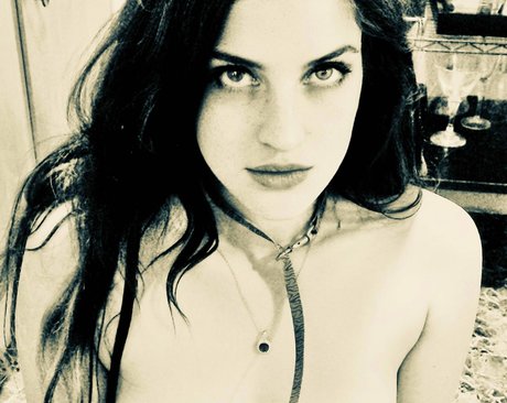 Divajilly model hd image