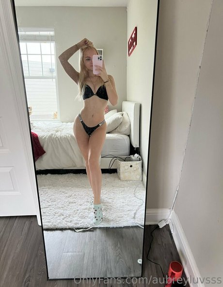 aubreyluvsss star nude photo