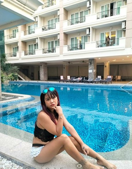 terriallyours hot model pic