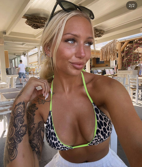 Peach Pia pornstar img