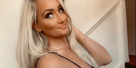 miss clover model art image