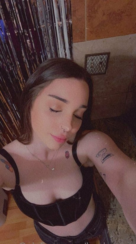 bayleeann top model image