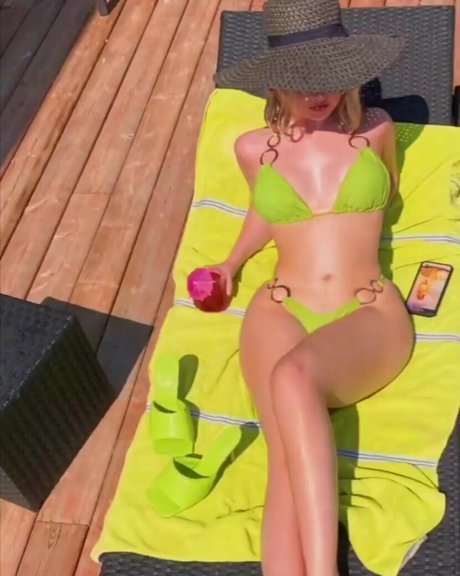 Daniela RD Lewis xxx star pics