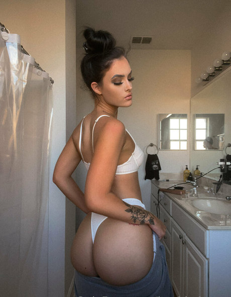 itsabbyrae model nude pic