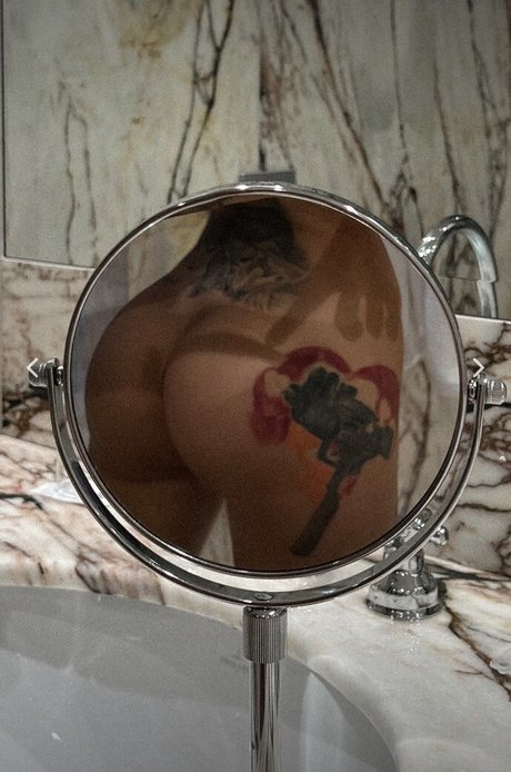 Elizabeth Definhy top model archive