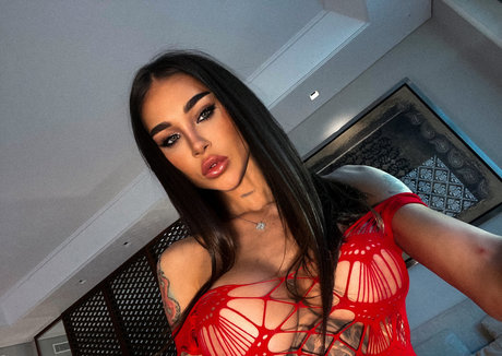 Elizabeth Definhy adult star pictures