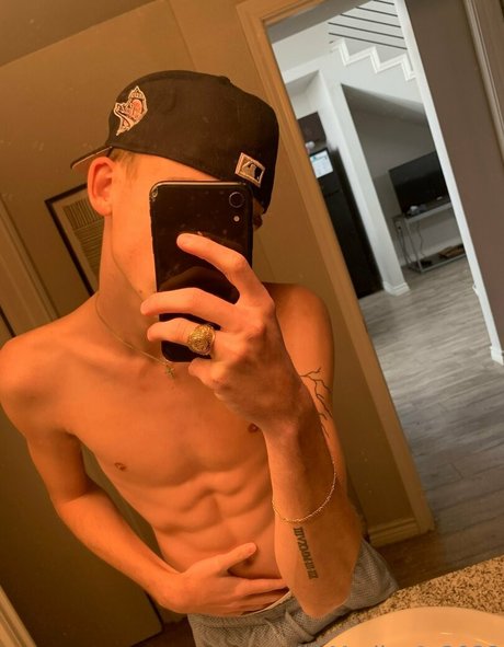 exclusivehuddy exclusive model gallery