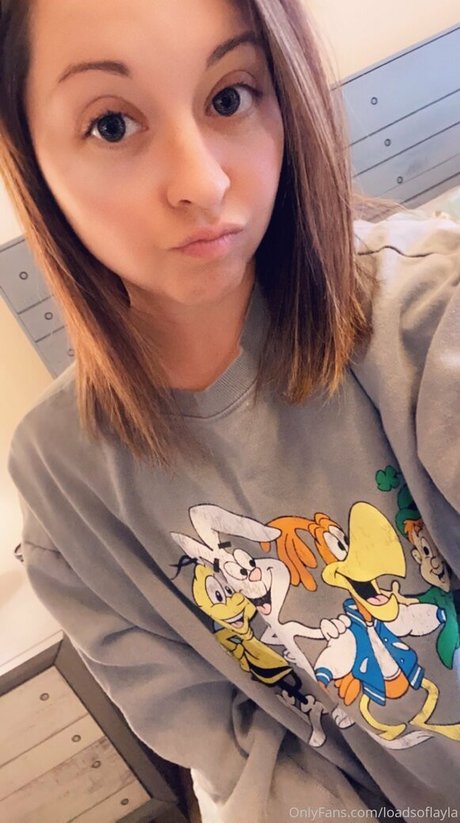 LoadsofLayla erotic actress photo