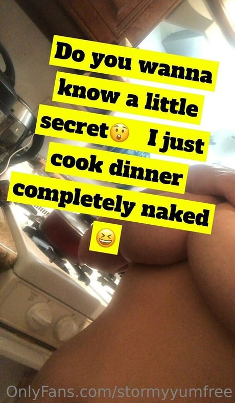 stormyyumfree exclusive model img