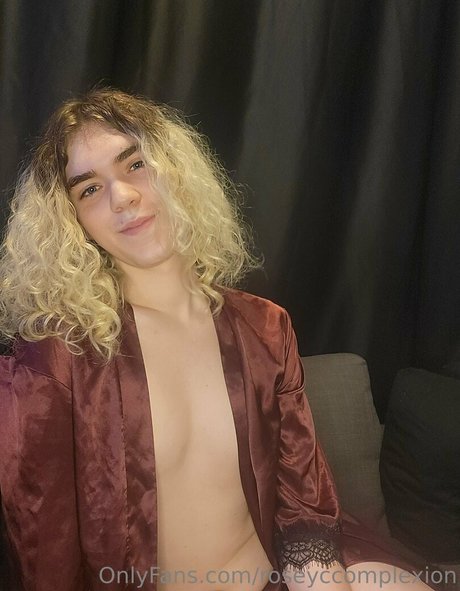 roseyccomplexion nudes star gallery