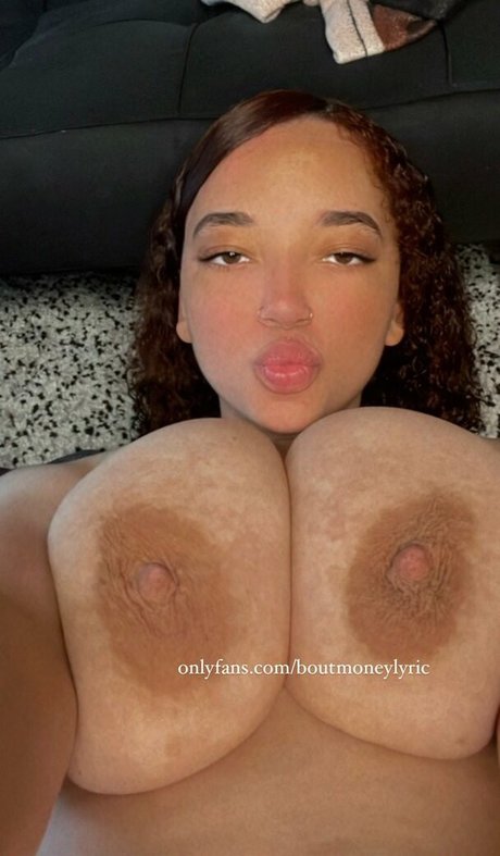 Bigglyric pornstar xxx gallery