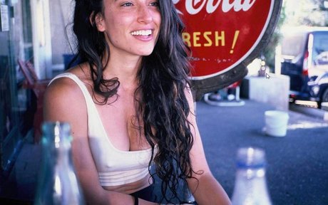 Tania Raymonde star erotic picture