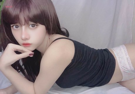 Violet Airis pornstar sexy picture