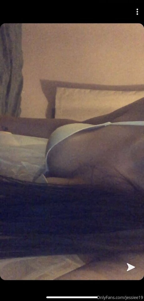 jessiee19 exclusive model image