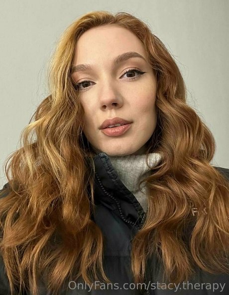 stacy therapy model naked picture