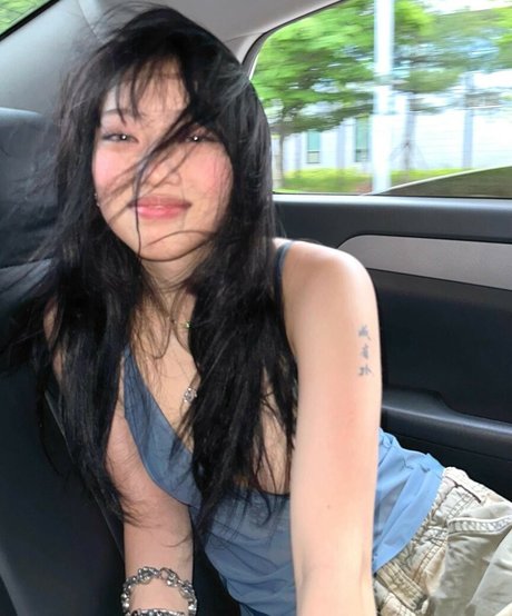 Yujin star sexy image