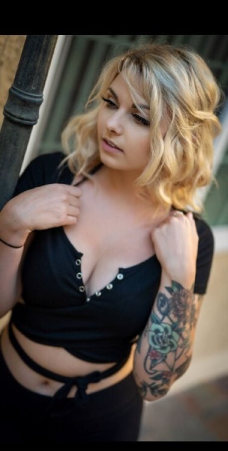 Evo Madi pornstar exclusive image