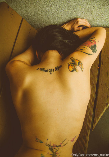 ms nacke pretty model picture