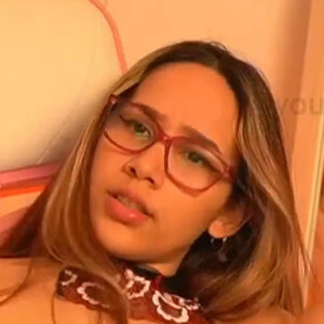 Cute Kami model exclusive images