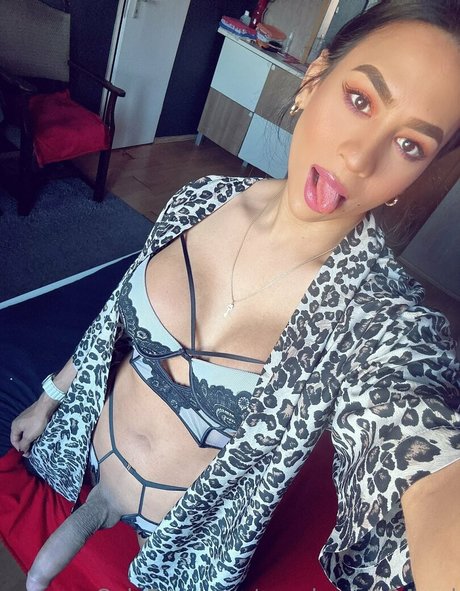 Pocahontas24real model high quality pic