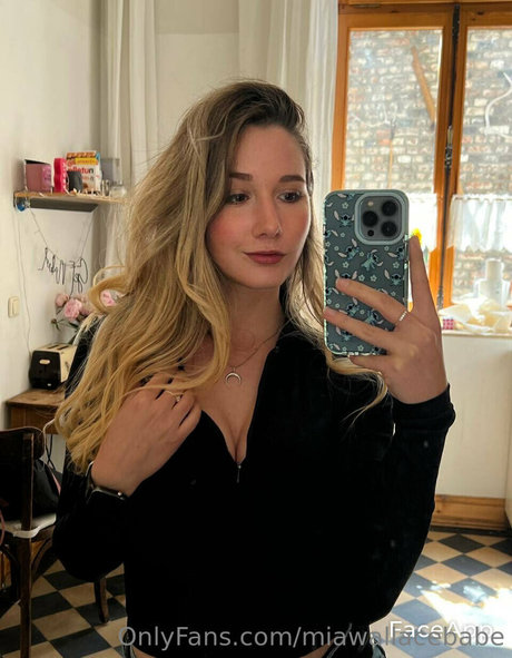 miawallacebabe model pornographic photo