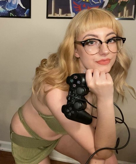 Splishbie exclusive actress photo