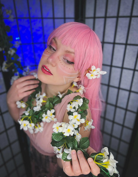 uwugirlaraara hd star photos