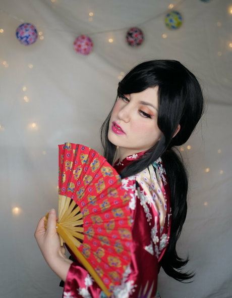 uwugirlaraara model naked image