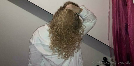 curvyadiction star nudes photos