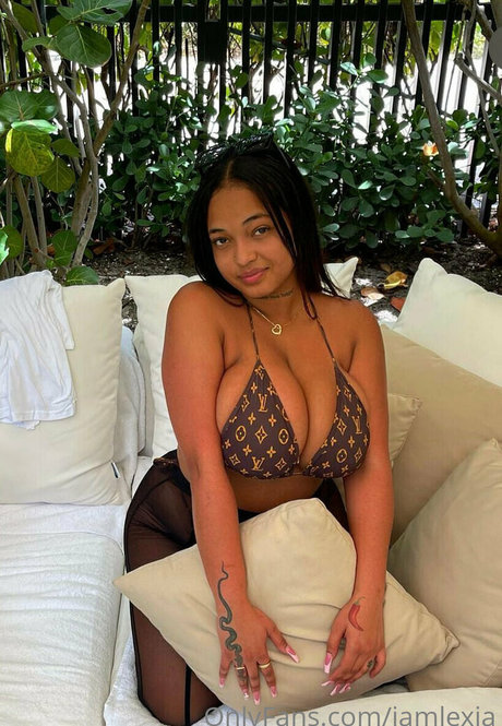 iamlexia high quality model pictures