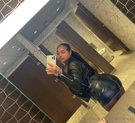 iamlexia nude model pics