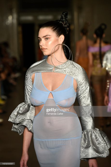 Lauren Searle model free img