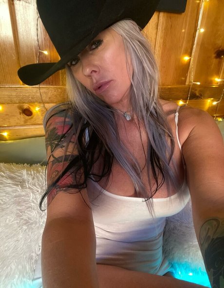 Noa Fox model free pic