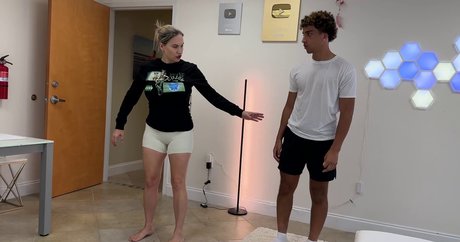 Mondragon Chiropractic naked star pic