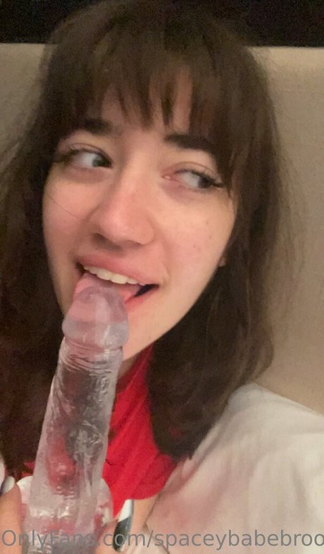 spaceybabebrooke nude pornstar picture