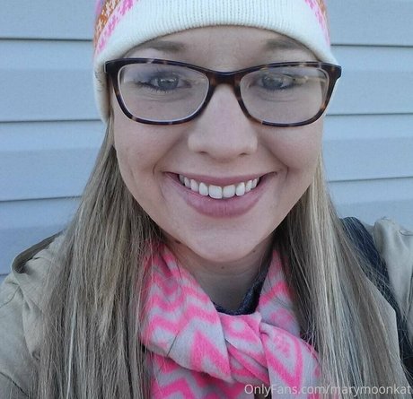 marymoonkat model hot img