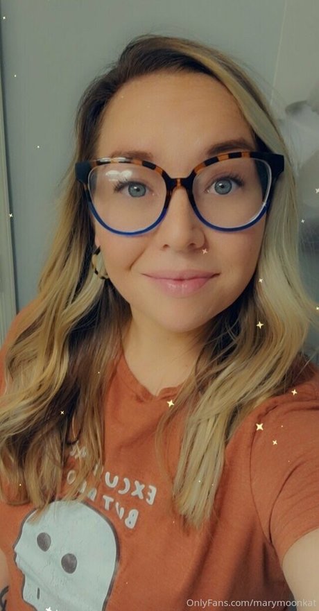 marymoonkat perfect model image