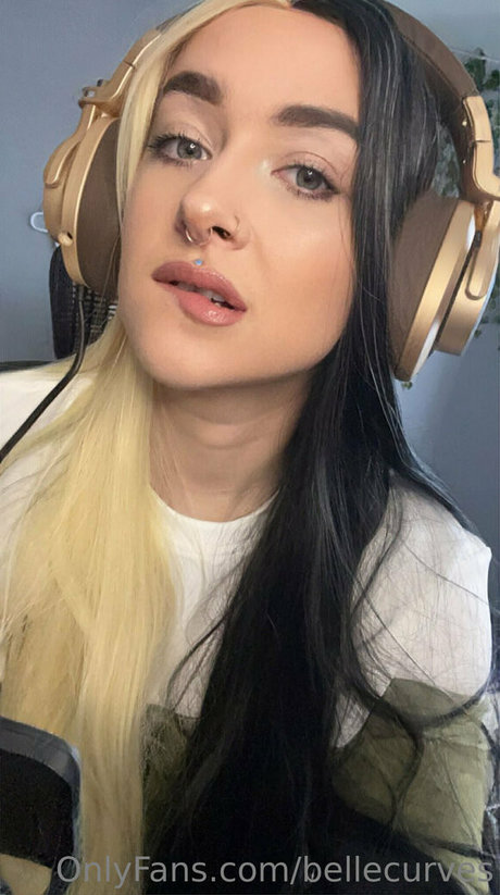 bellecurves sex actress galleries