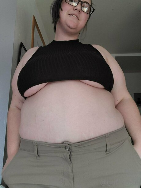 gothrosie star nude photo