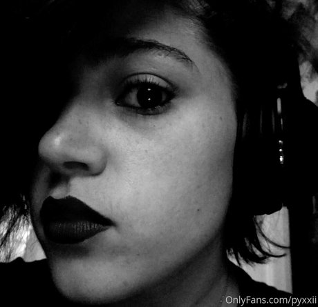 pyxxii erotic pornstar pictures