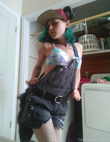 pyxxii pornstar naked img