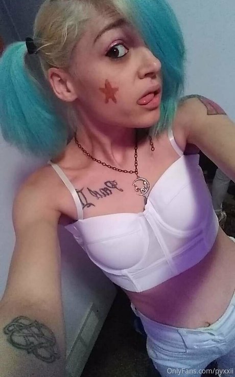 pyxxii nude model gallery