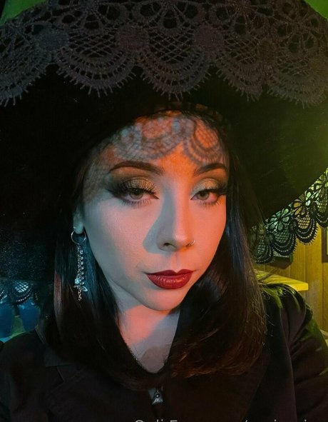 aerinaries pornstar nude photos