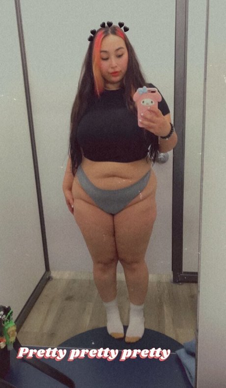 BrkenDolly high quality actress pic