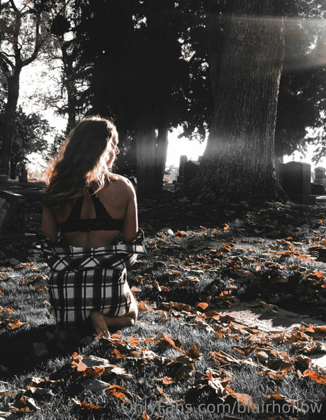 blairhollow pornographic model picture