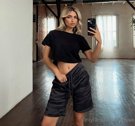 tashlove art pornstar archive