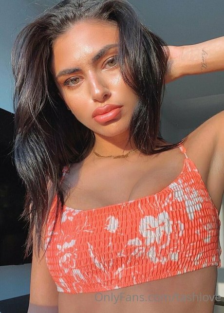 tashlove sexy model image